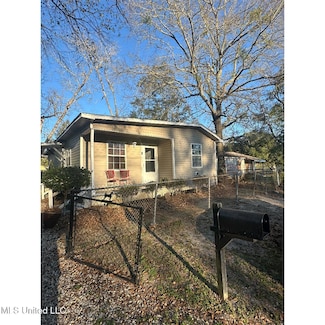 1206 Beach Ave, Gulfport, MS 39501