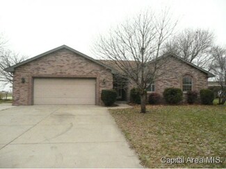500 Red Bud Ln, Auburn, IL 62615