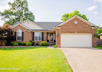 677 Shady Brook Ln, Louisville, KY 40229