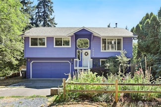 7909 Guemes Ave, Clinton, WA 98236