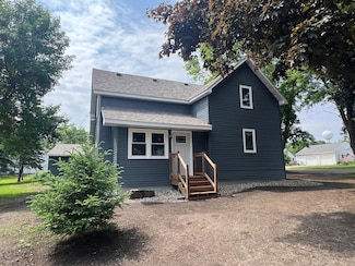 301 4th St N, Ellendale, MN 56026