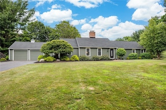 5 Buggywhip Trail, Honeoye Falls, NY 14472