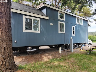2011 Oregon St Unit 24, Port Orford, OR 97465
