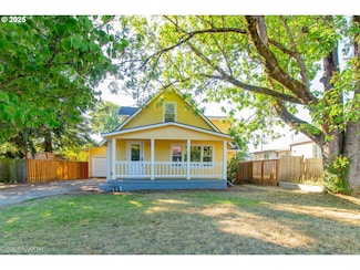 1368 Hayes St, Eugene, OR 97402