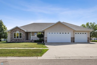 1172 Morningside Ct, Casselton, ND 58012