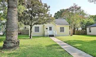 811 10th Ave N, Texas City, TX 77590