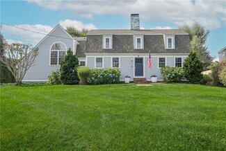 81 Ashurst Ave, Middletown, RI 02842