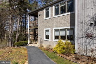 1600 Woodledge Cir, State College, PA 16803