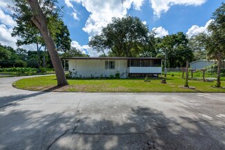 11930 Grovewood Ave, Thonotosassa, FL 33592