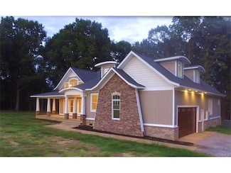 17875 Broad Meadow Dr, Amelia Court House, VA 23002