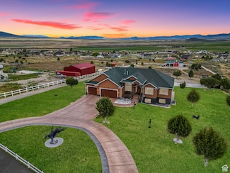 2521 W Ridgeline Rd, Stockton, UT 84071