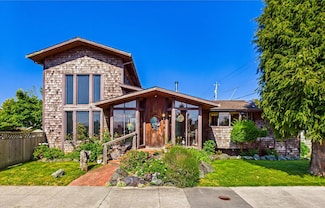 566 8th St, Fortuna, CA 95540