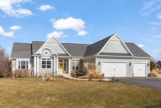1821 W Forestview Dr, Sycamore, IL 60178