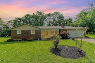9040 Saxton Dr, West Chester, OH 45069