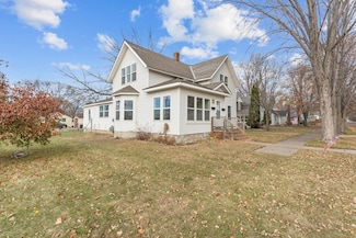 1207 Desoto Ave N, Glencoe, MN 55336