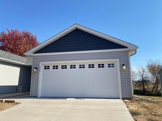 255 8th St NE, Plainview, MN 55964