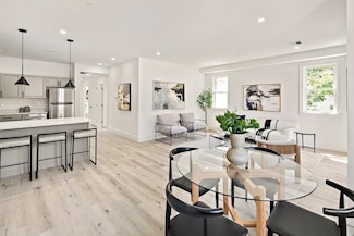8 Oakhurst St Unit 5, Dorchester Center, MA 02124