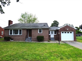 25 Williams St, Ludlow, MA 01056