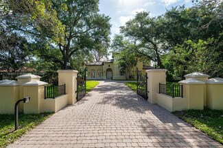 6075 SW 85th Ave, Miami, FL 33143