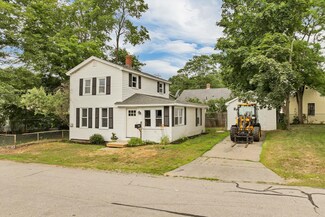 31 Jackson St, Rochester, NH 03867