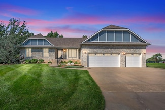 2331 N Ridge Club Cir, Wichita, KS 67205