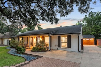 9623 Val Verde St, Houston, TX 77063