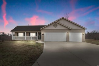 151 Briarwood Dr, Moscow Mills, MO 63362