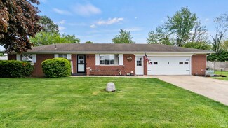 315 W Center St, Burket, IN 46508