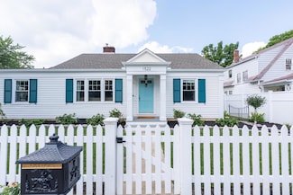 1522 E Weber Rd, Columbus, OH 43211