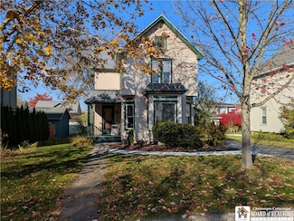 33 Maple St, Bemus Point, NY 14712