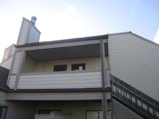 3306 Berwyn Ave Unit 218D, North Chicago, IL 60064