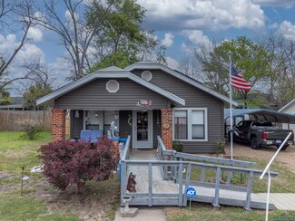 418 W Kilpatrick St, Mineola, TX 75773