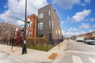 2437 W Jackson Blvd, Chicago, IL 60612