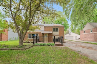 745 Carver Ln, Menasha, WI 54952