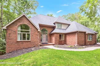42 Shady Tree Dr, Mountain Top, PA 18707