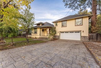 479 N Oak St, Ukiah, CA 95482