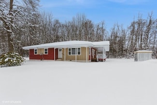 69034 42nd Ave, Covert, MI 49043
