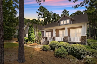 201 Heron Cove Dr, Mount Holly, NC 28120