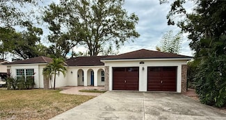 914 W Cimmeron Dr, Tampa, FL 33603