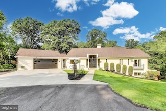 1426 Carrington Ln, Vienna, VA 22182