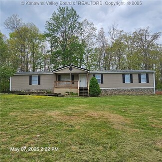 399 Thousand Oaks Dr, Shady Spring, WV 25918