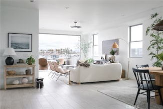 2230 Newport Blvd Unit 301, Newport Beach, CA 92663