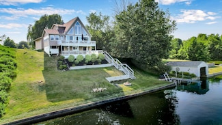 10823 Lakeside Dr, Perrinton, MI 48871