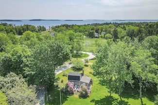 108 Colony Rd, Islesboro, ME 04848