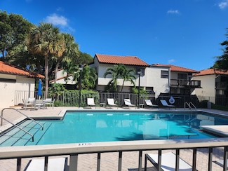 5705 Fox Hollow Dr Unit B, Boca Raton, FL 33486