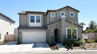 1554 E Via Lupino Dr, Fresno, CA 93730