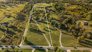 1745 Saundersville Rd, Hendersonville, TN 37075