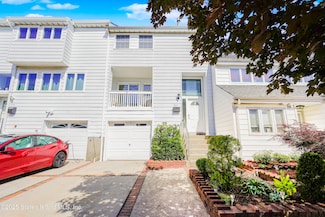 211 Dover Green, Staten Island, NY 10312