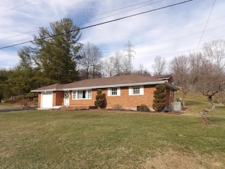 2305 W Meadowbrook St, Ashland, KY 41102