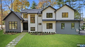 121 Engle St, Cresskill, NJ 07626